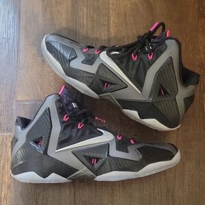 Nike LeBron XI "Miami Nights"